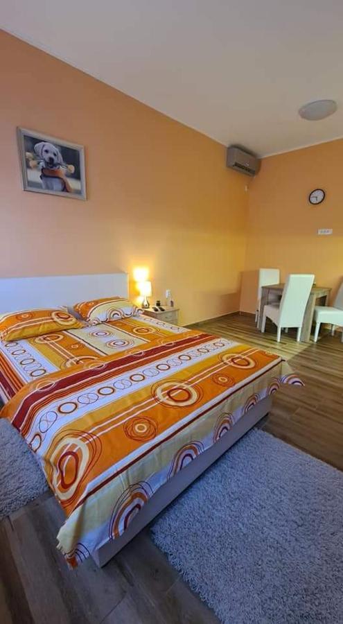 Ales Apartman Σόμπορ Εξωτερικό φωτογραφία